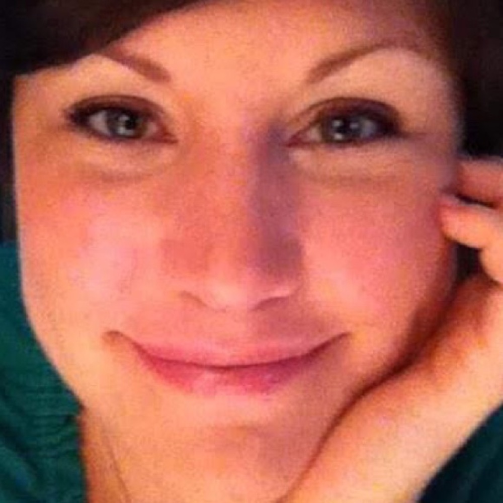 Meet your Posher, Caitlin